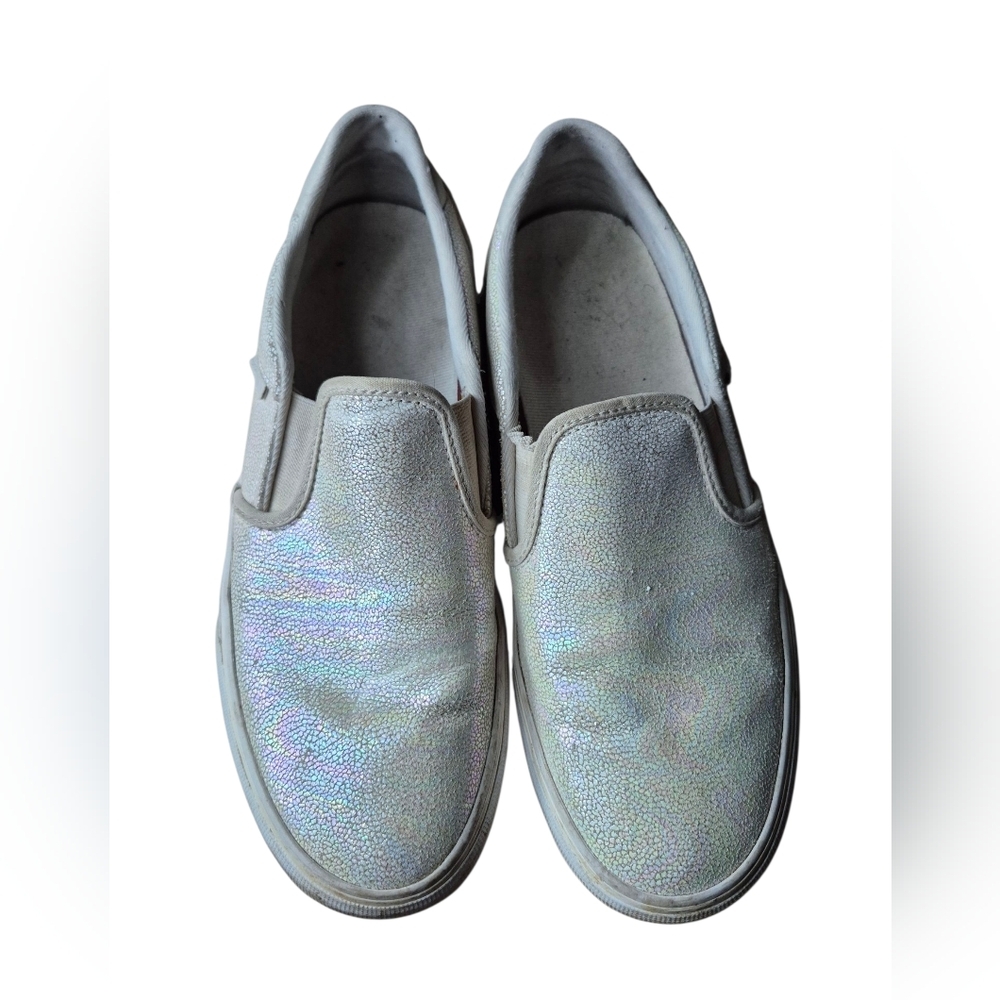 11 Vans Silver Flats Sleek and‎ Comfortable